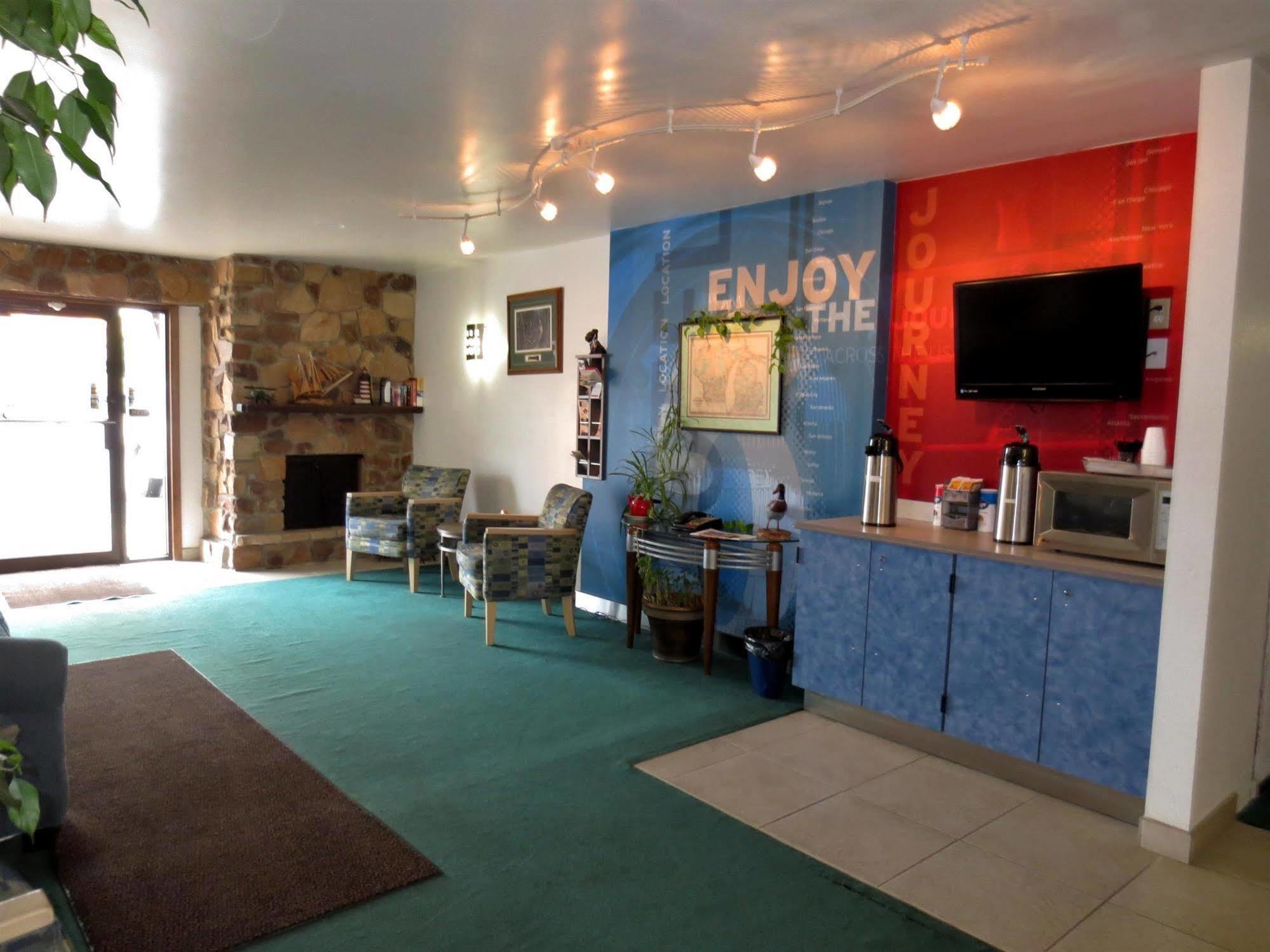 Country Hearth Inn-Iron Mountain Exterior foto